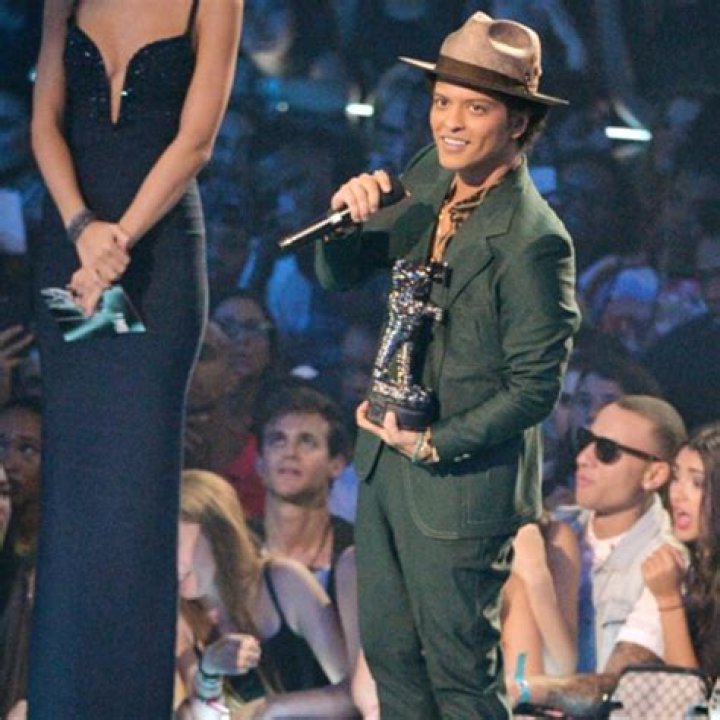 Bruno Mars Height: Unveiling the Truth About the Global Superstar