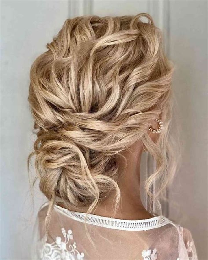 Discover the Perfect Wedding Updos for Short Hair