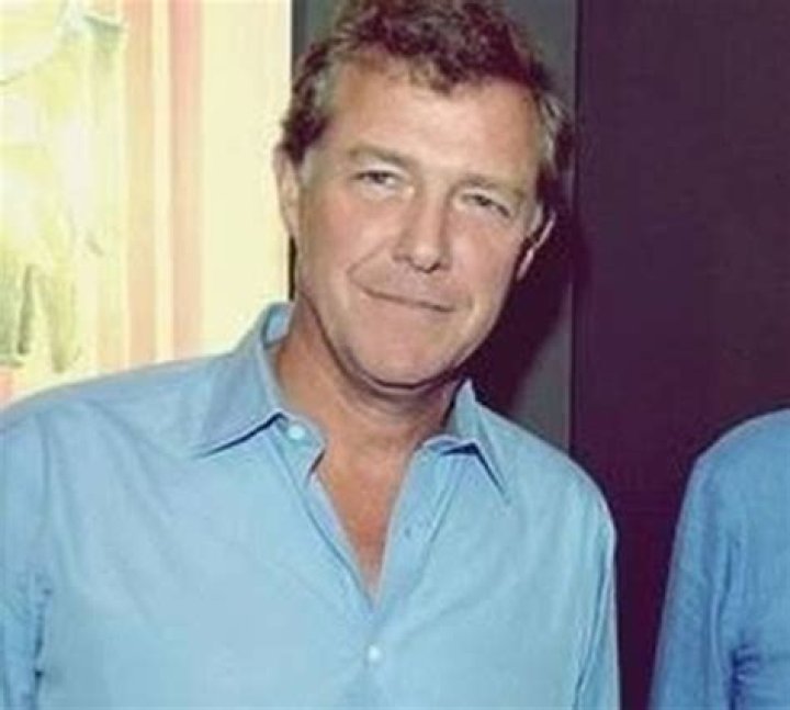 Does Hugh Grant Have a Twin Brother? Exploring the Mystery and Facts