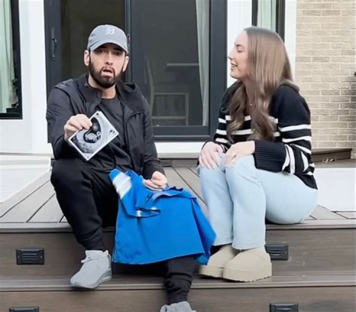Emineim and His Mom: A Deep Dive into Their Complicated Relationship
