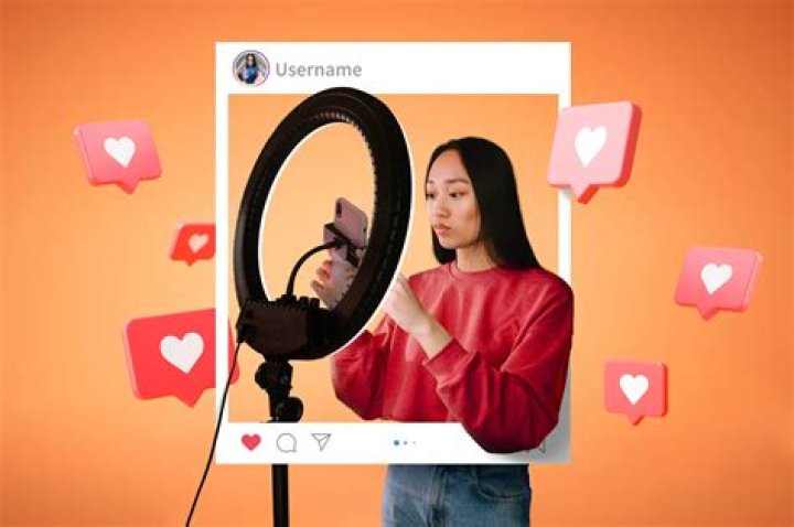 Naomi Elkins: The Rising Star in the World of Influencer Marketing