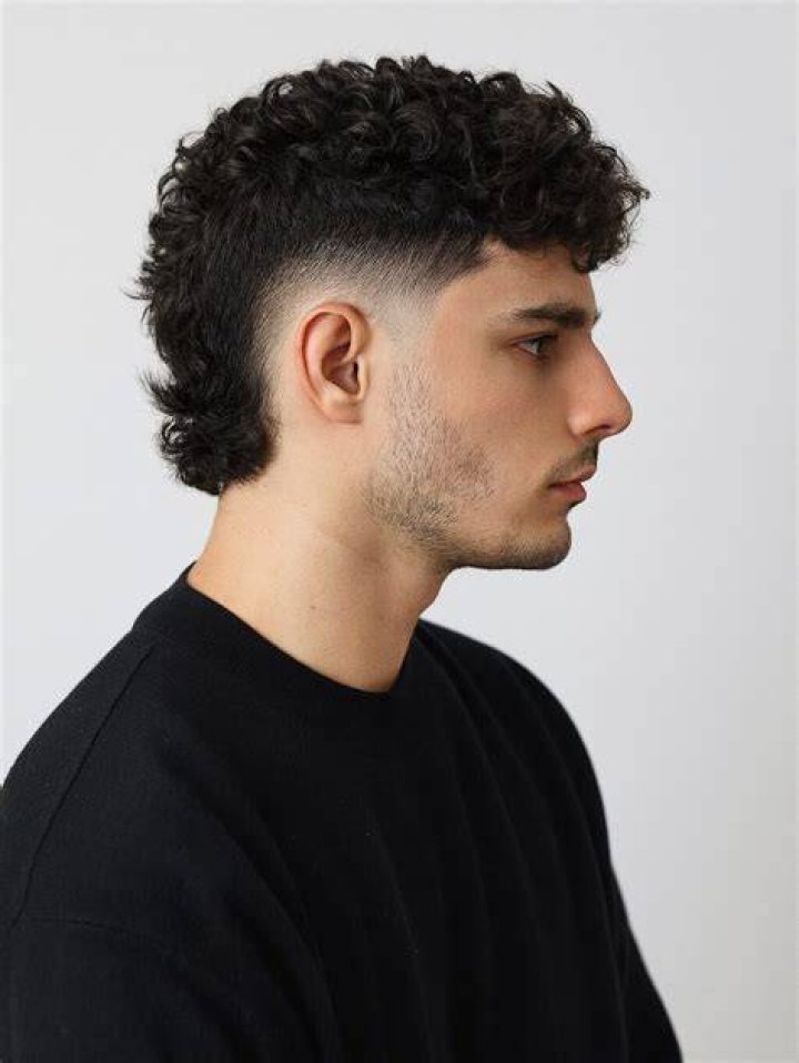 Short Mullet Men: A Modern Haircut with a Retro Twist