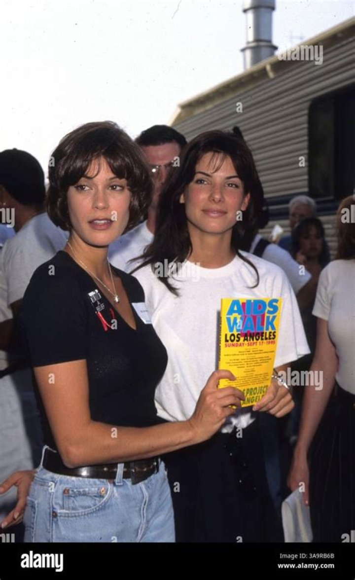 Teri Hatcher as Lois Lane: A Comprehensive Dive into Her Iconic Role